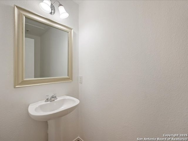 8031 Ferndale Oaks, San Antonio, TX 78249