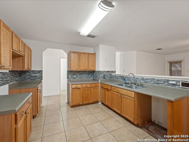 8031 Ferndale Oaks, San Antonio, TX 78249