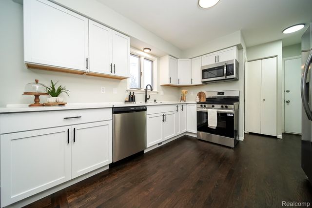 5445 Frankwill Avenue, Independence Charter Township, MI 48346