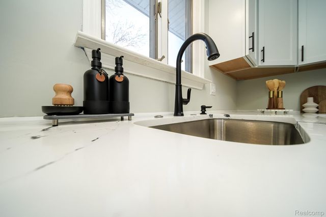 5445 Frankwill Avenue, Independence Charter Township, MI 48346