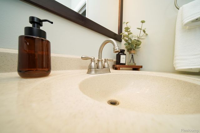 5445 Frankwill Avenue, Independence Charter Township, MI 48346