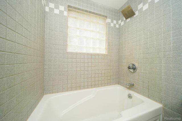 5445 Frankwill Avenue, Independence Charter Township, MI 48346