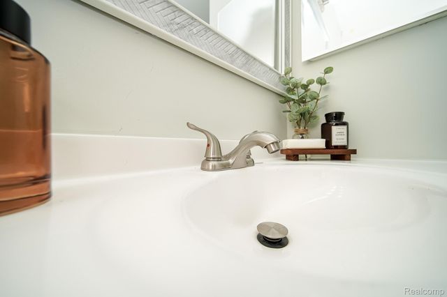 5445 Frankwill Avenue, Independence Charter Township, MI 48346