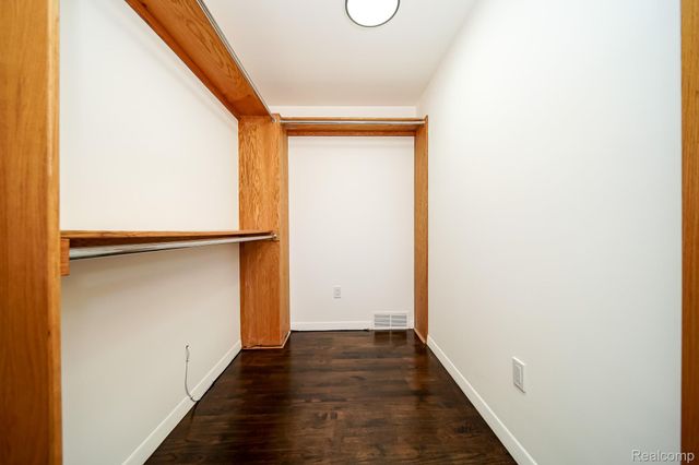 5445 Frankwill Avenue, Independence Charter Township, MI 48346