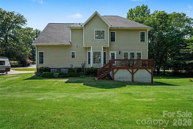 4858 Elmhurst Drive NE, Hickory, NC 28601