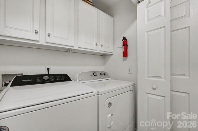 4858 Elmhurst Drive NE, Hickory, NC 28601