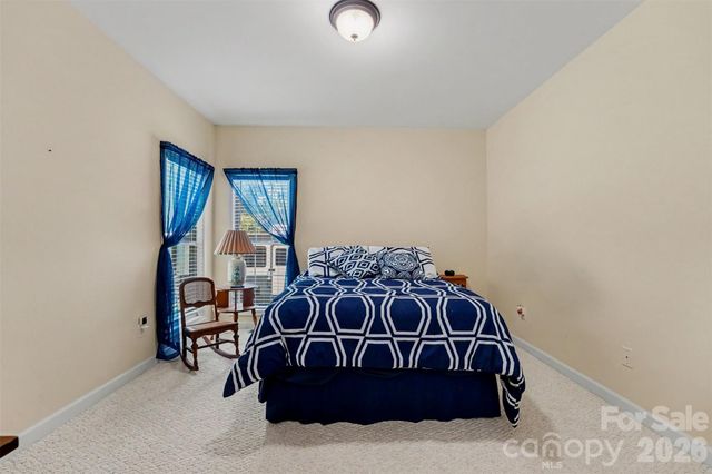 4858 Elmhurst Drive NE, Hickory, NC 28601