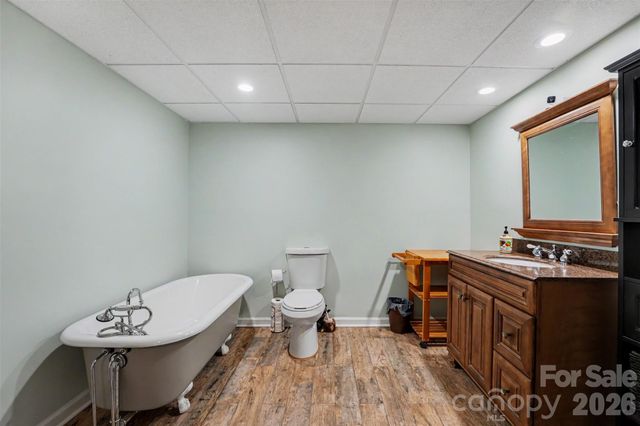 4858 Elmhurst Drive NE, Hickory, NC 28601
