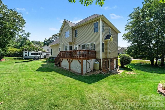 4858 Elmhurst Drive NE, Hickory, NC 28601