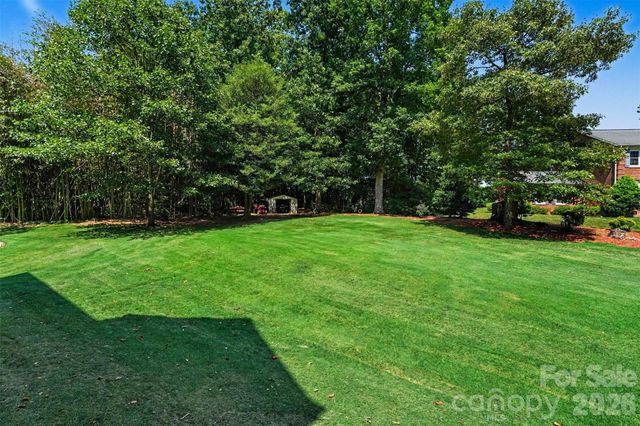 4858 Elmhurst Drive NE, Hickory, NC 28601