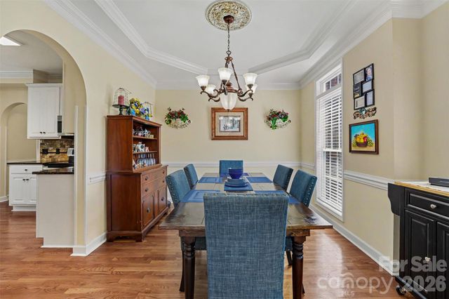4858 Elmhurst Drive NE, Hickory, NC 28601