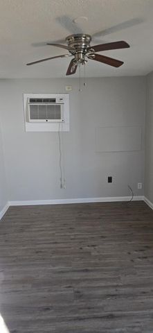 6928 Hershe Street A, Houston, TX 77020