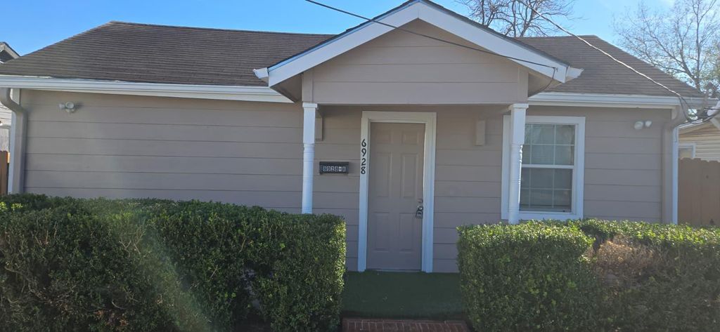 6928 Hershe Street A, Houston, TX 77020