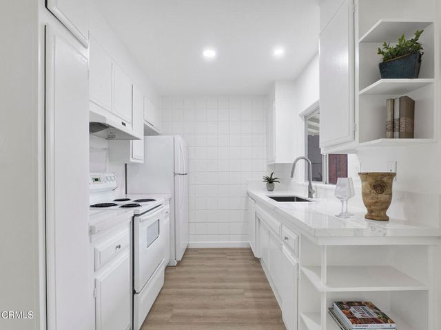 175 W Bowling Green, Port Hueneme, CA 93041