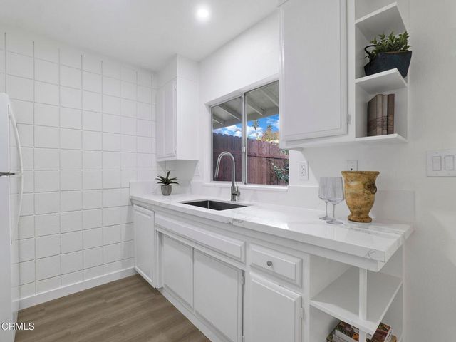 175 W Bowling Green, Port Hueneme, CA 93041