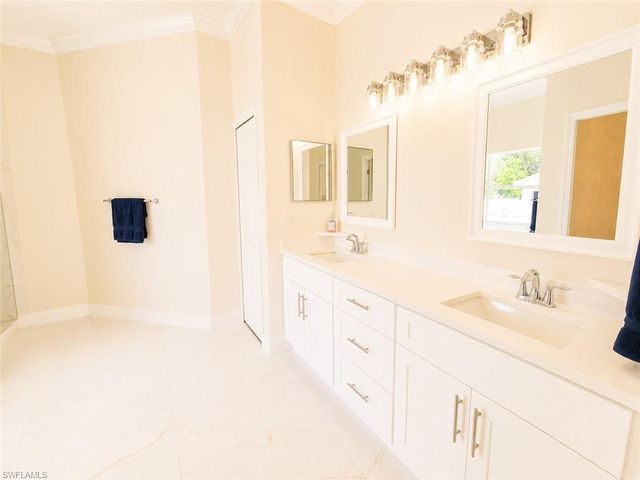 200 NW 7th TER, Cape Coral, FL 33993
