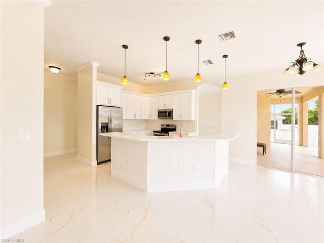 200 NW 7th TER, Cape Coral, FL 33993