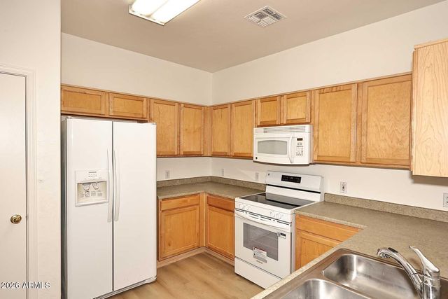 805 S SYCAMORE -- 212, Mesa, AZ 85202