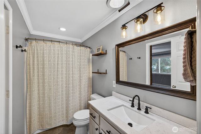 1298 NE Riksen Way, Oak Harbor, WA 98277