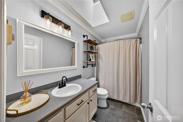1298 NE Riksen Way, Oak Harbor, WA 98277