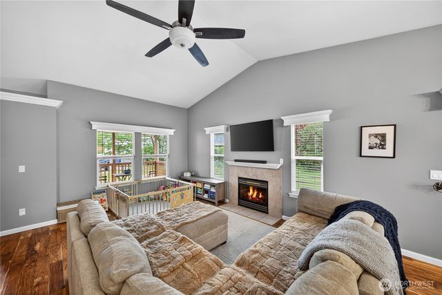 1298 NE Riksen Way, Oak Harbor, WA 98277