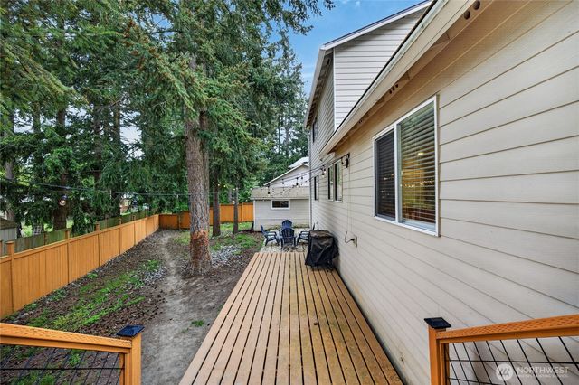 1298 NE Riksen Way, Oak Harbor, WA 98277
