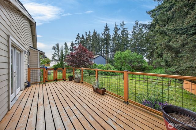 1298 NE Riksen Way, Oak Harbor, WA 98277