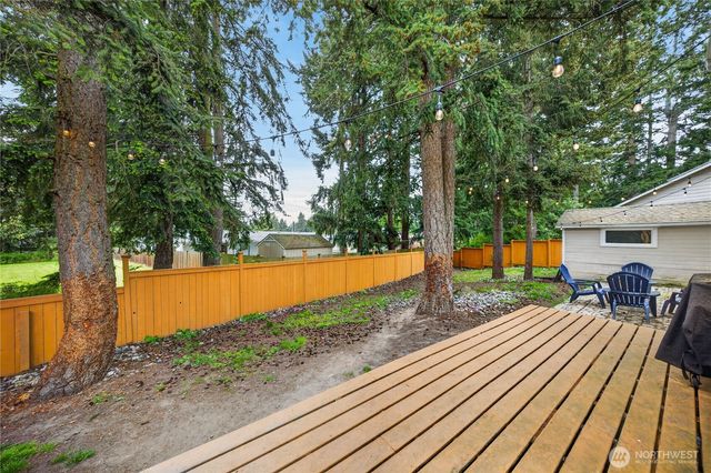 1298 NE Riksen Way, Oak Harbor, WA 98277