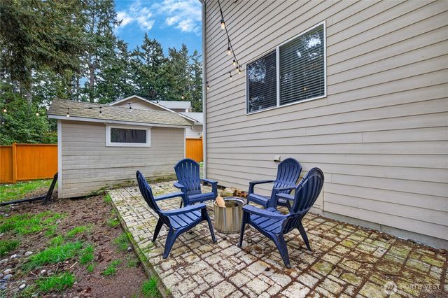 1298 NE Riksen Way, Oak Harbor, WA 98277