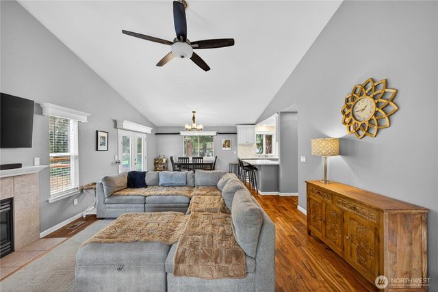 1298 NE Riksen Way, Oak Harbor, WA 98277