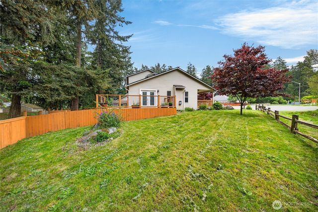 1298 NE Riksen Way, Oak Harbor, WA 98277
