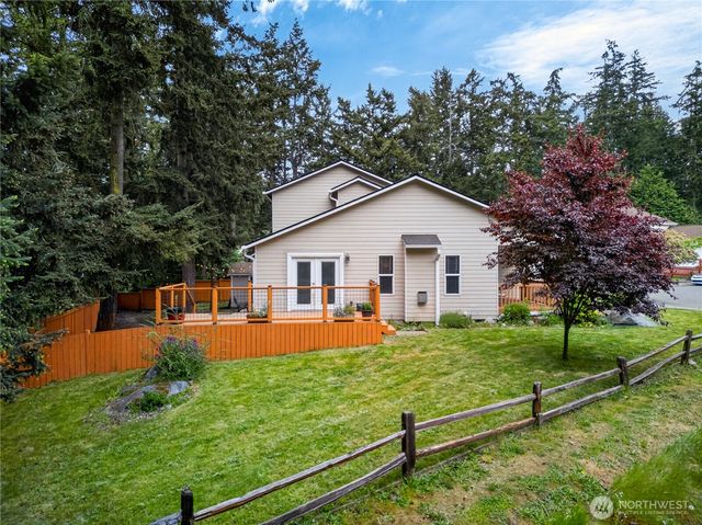 1298 NE Riksen Way, Oak Harbor, WA 98277