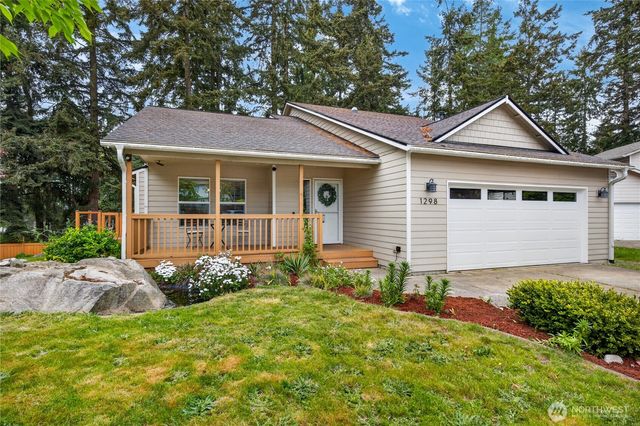 1298 NE Riksen Way, Oak Harbor, WA 98277