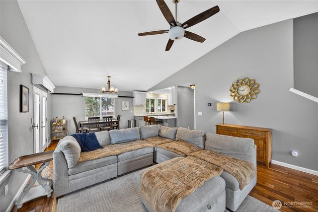 1298 NE Riksen Way, Oak Harbor, WA 98277