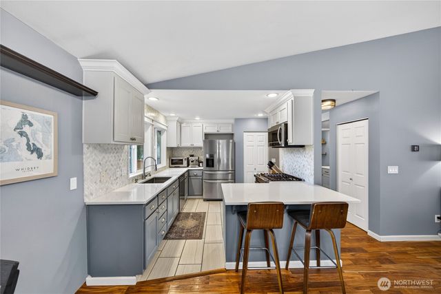 1298 NE Riksen Way, Oak Harbor, WA 98277