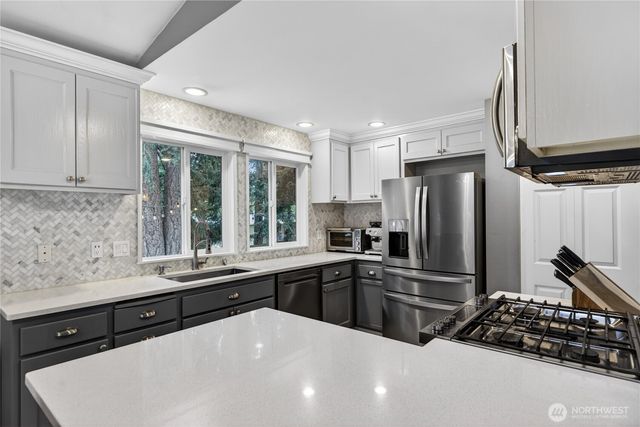 1298 NE Riksen Way, Oak Harbor, WA 98277