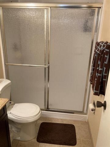 2998 NW 48th Terrace 332, Lauderdale Lakes, FL 33313
