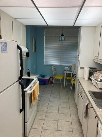 2998 NW 48th Terrace 332, Lauderdale Lakes, FL 33313