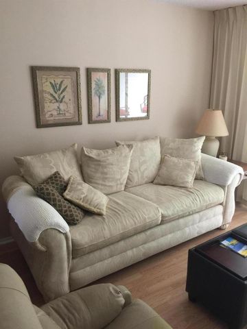 2998 NW 48th Terrace 332, Lauderdale Lakes, FL 33313