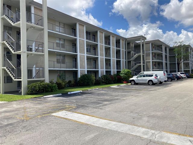 2998 NW 48th Terrace 332, Lauderdale Lakes, FL 33313