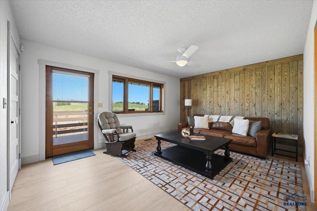 340 FAIRWAY DR, Spearfish, SD 57783