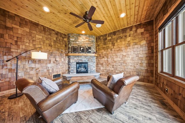 19 Birkmose Park Lane, Hudson, WI 54016
