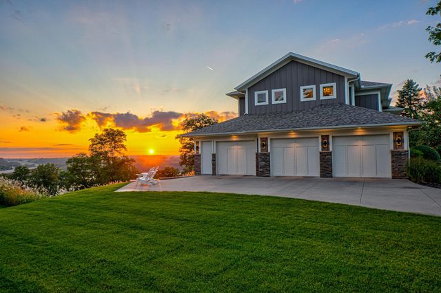 19 Birkmose Park Lane, Hudson, WI 54016