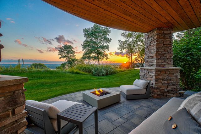 19 Birkmose Park Lane, Hudson, WI 54016