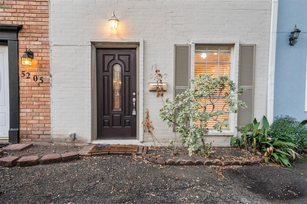 5207 Arboles Drive, Houston, TX 77035