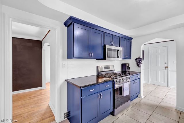 14221 S Woodland Road, Shaker Heights, OH 44120