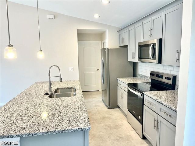 2538 NW 24th PL, Cape Coral, FL 33993