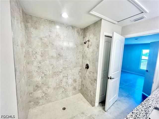 2538 NW 24th PL, Cape Coral, FL 33993