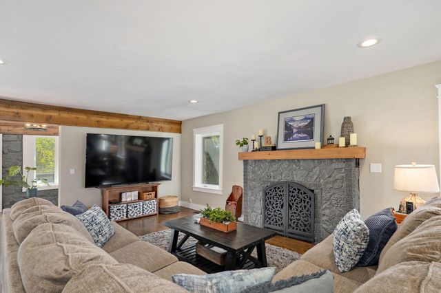 1100 E Robertson Street, Ozark, MO 65721