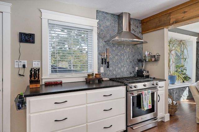 1100 E Robertson Street, Ozark, MO 65721